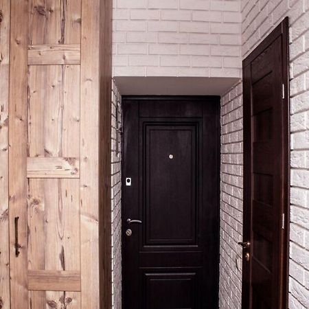 Apartment In The City Center In The House With Atlantes 敖德萨 外观 照片